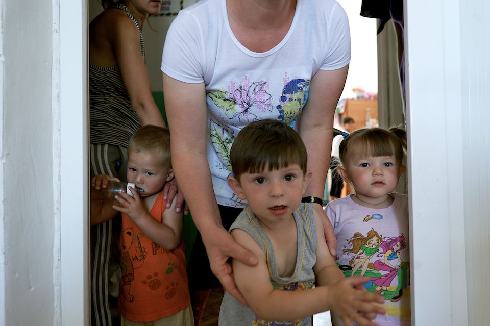 Дети, рождённые в женской колонии, и их матери: жизнь за решёткой, надежда, воспитание и редкие минуты тепла в доме матери и ребёнка, детство, дом матери и ребёнка, женская колония, заключённые матери, Казахстан, судьбы, общество, Карлыгаш Нуржан, Shanger.kz