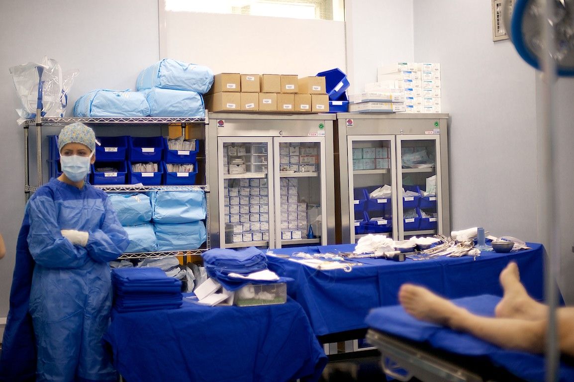 Операция на открытом сердце в клинике Almaty Sema Hospital: команда хирургов и пациент из Кыргызстана проходят сложный путь к восстановлению жизни, кардиохирургия Казахстана, Almaty Sema Hospital, операция на сердце, Казахстан, Жамалдин Болушов, Тансель Туркоглу, Феруз Бабашов, медицина, фоторепортаж, Карла Нур