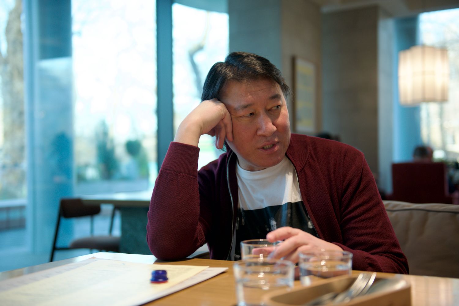 авторское право Казахстан, цифровизация авторских прав, авторские общества, KazAK, непрозрачность распределения, теневой рынок, креативная экономика, музыкальная индустрия, композиторы Казахстана, Байгали Серкебаев, Иван Бреусов, Темирлан Тулегенов, нарушение авторских прав, авторские гонорары, шоу-бизнес Казахстан, стриминговые платформы, караоке бизнес, коррупция в авторских обществах, фоторепортаж, журналистское расследование