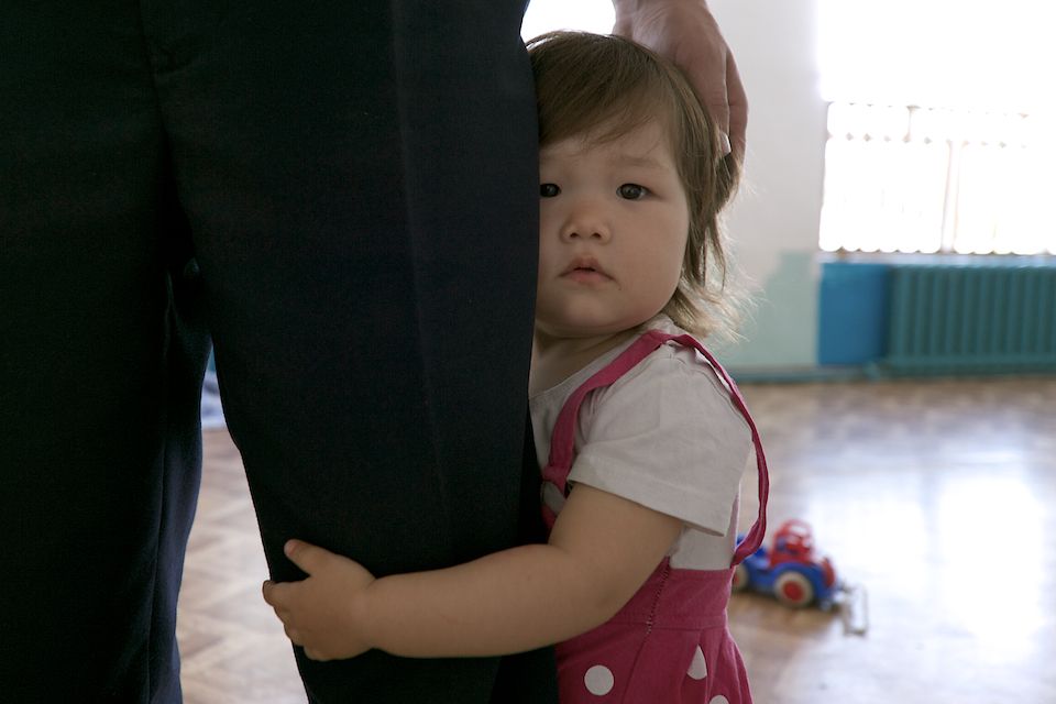 Дети, рождённые в женской колонии, и их матери: жизнь за решёткой, надежда, воспитание и редкие минуты тепла в доме матери и ребёнка, детство, дом матери и ребёнка, женская колония, заключённые матери, Казахстан, судьбы, общество, Карлыгаш Нуржан, Shanger.kz