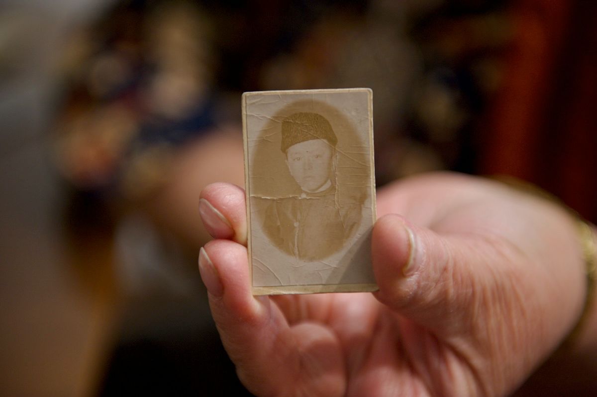 Архив Бокеевской династии, сохранённый исследовательницей Шолпанай Аманжоловой: редкие фотографии XIX–XX веков, семейные реликвии, восстановленные родословные, подлинные изображения Жангир-хана и Шангерея Бокея — фоторепортаж Карлыгаш Нуржан для Shanger.kz.