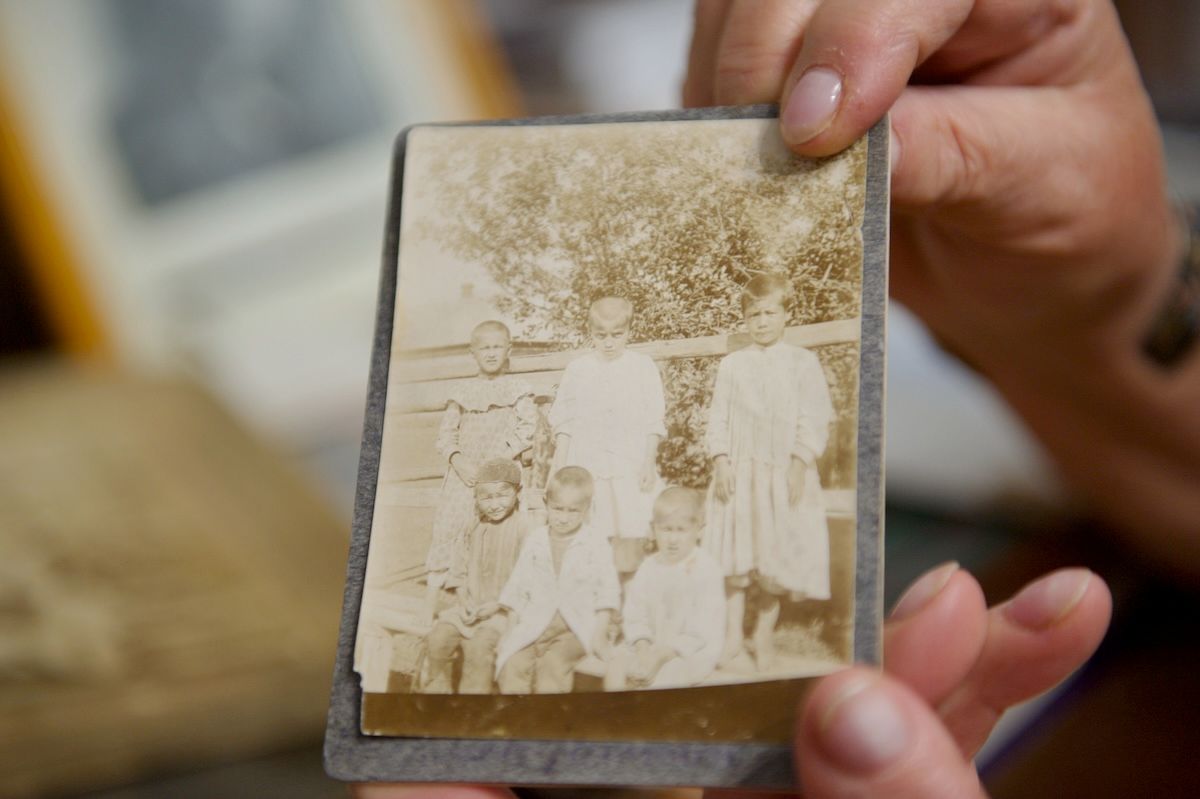 Архив Бокеевской династии, сохранённый исследовательницей Шолпанай Аманжоловой: редкие фотографии XIX–XX веков, семейные реликвии, восстановленные родословные, подлинные изображения Жангир-хана и Шангерея Бокея — фоторепортаж Карлыгаш Нуржан для Shanger.kz.