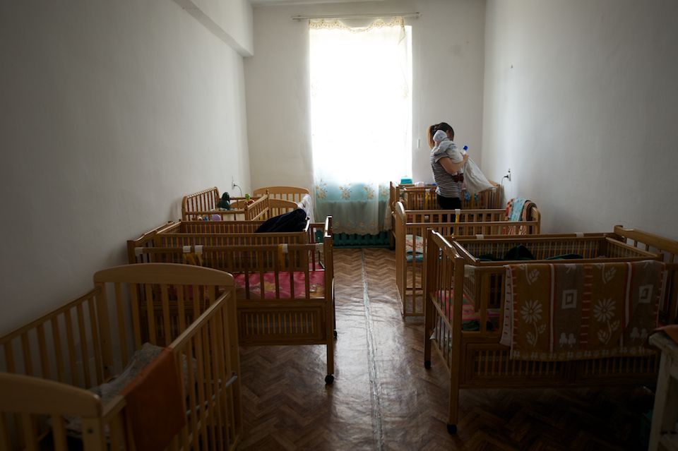 Дети, рождённые в женской колонии, и их матери: жизнь за решёткой, надежда, воспитание и редкие минуты тепла в доме матери и ребёнка, детство, дом матери и ребёнка, женская колония, заключённые матери, Казахстан, судьбы, общество, Карлыгаш Нуржан, Shanger.kz