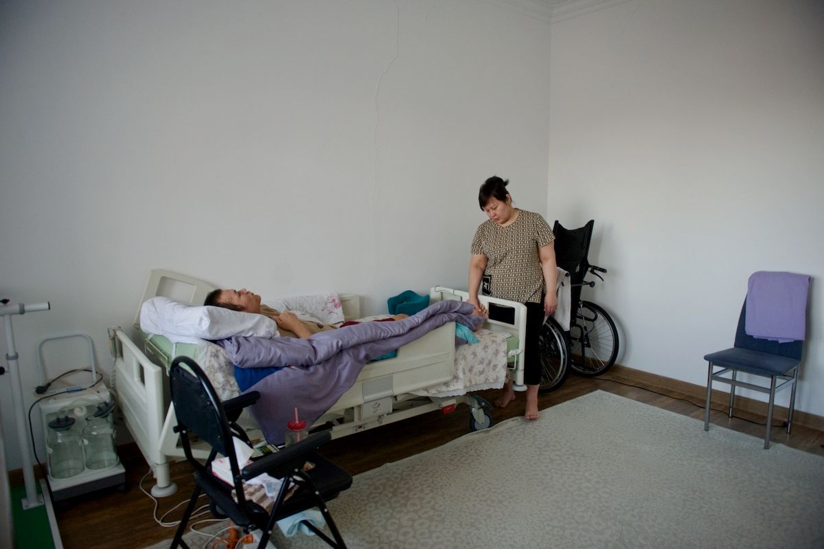 Матери погибших и пострадавших солдат Казахстана на митингах и встречах требуют правды, расследования пыток, дедовщины и реформы армии — фоторепортаж о насилии, нарушениях, военной службе и борьбе за справедливость