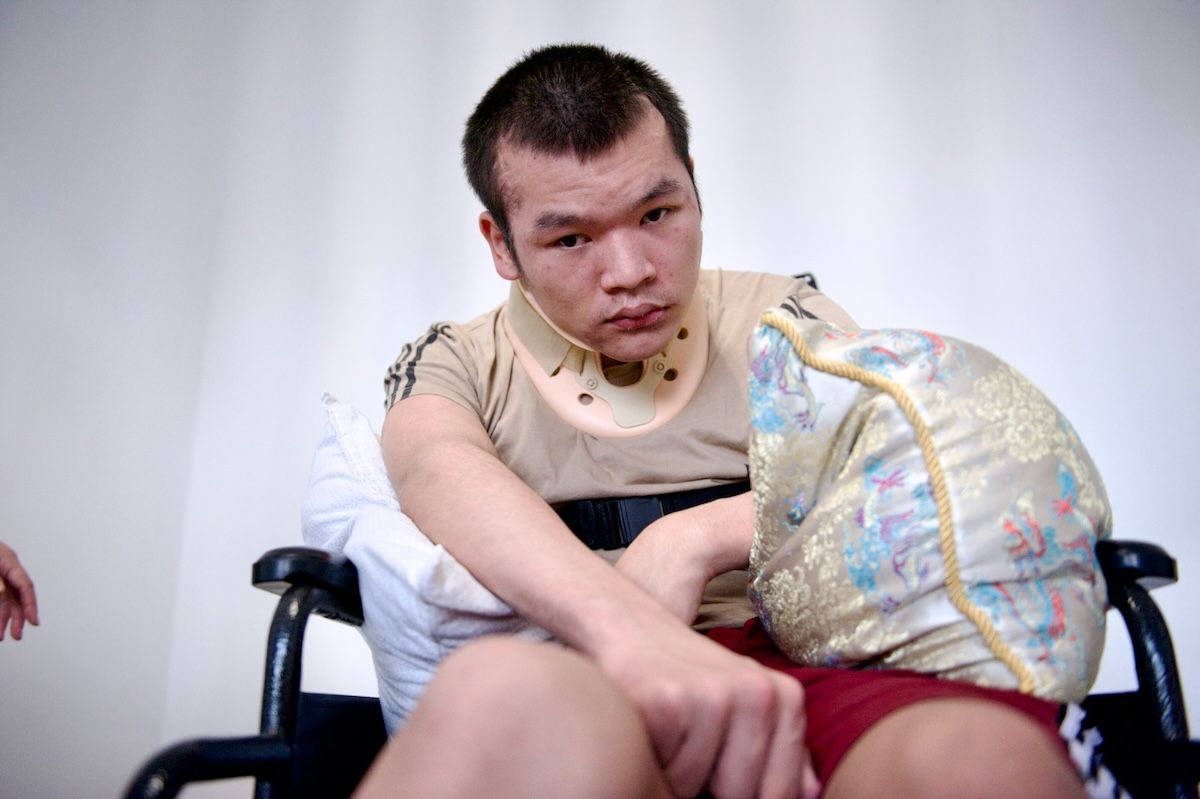 Матери погибших и пострадавших солдат Казахстана на митингах и встречах требуют правды, расследования пыток, дедовщины и реформы армии — фоторепортаж о насилии, нарушениях, военной службе и борьбе за справедливость