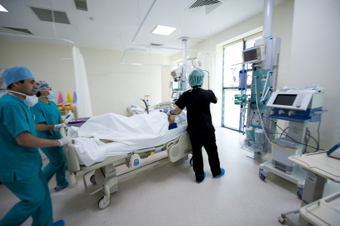 Операция на открытом сердце в клинике Almaty Sema Hospital: команда хирургов и пациент из Кыргызстана проходят сложный путь к восстановлению жизни, кардиохирургия Казахстана, Almaty Sema Hospital, операция на сердце, Казахстан, Жамалдин Болушов, Тансель Туркоглу, Феруз Бабашов, медицина, фоторепортаж, Карла Нур