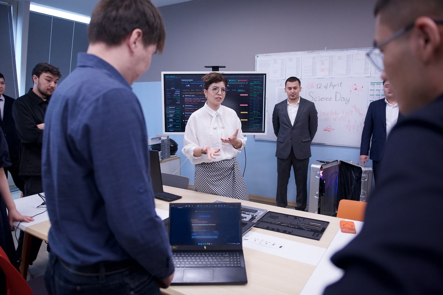 Қазақстанның нақты мәселелерін шешуге арналған AITU әзірлемелері; AITU, Astana IT University, Қазақстан, цифрлық криминалистика, су тасқынын болжау, жасанды интеллект, сүт безі обыры, нейротехнологиялар, су ресурстарын мониторингі, экожобалар