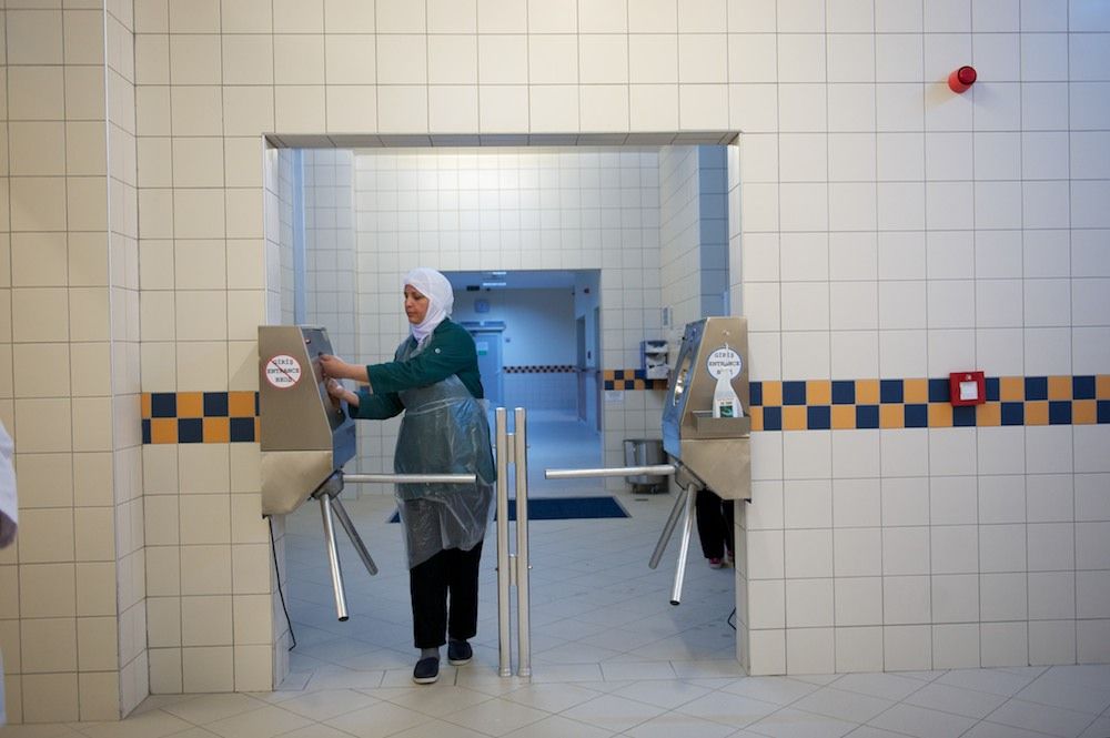 Процесс приготовления и доставки бортового питания авиакомпании Air Astana — от цеха в Актобе до рейсов в Казахстане и за рубежом, бортовое питание, Air Astana, Казахстан, Актобе, авиаперелёты, еда в самолёте, авиация, кейтеринг, Shanger.kz, Карла Нур