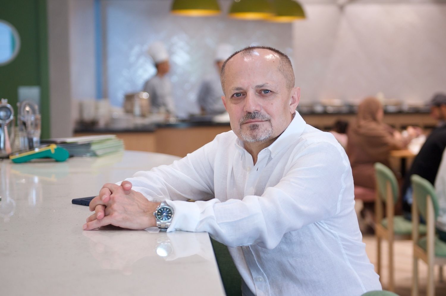 Алматыдағы Holiday Inn қонақүйінің таңғы асы: жаңа піскен нан өнімдері, швед үстелі және қазақы тағамдар. Holiday Inn Алматы, Алматы қонақүйлері, қонақүй қызметі, қонақжайлық, қонақүйдегі таңғы ас, швед үстелі, Қазақстан туризмі