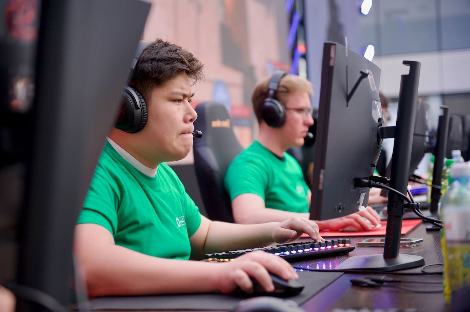 Astana IT University-де өткен Qazaqstan Cyber Games Students League 2026 турнирінің Counter-Strike 2 финалы, 2026 жылғы 18 сәуір, киберспорт, Qazaqstan Cyber Games, QCG 2026, QCG Students League, Counter-Strike 2, CS2, Astana IT University, AITU, студенттік лига, студенттік киберспорт, iPlay Esports, «Халық» қоры, Halyk, Тимур Құлыбаев, NNEF, ҚазҰМУ, IITU, Әли Иса, Әлтайыр Ахметов, Нариман Әбілшайықов, Рахматулло Сайдуллаев, Олимпиадалық киберспорт ойындары, Қазақстан, Астана, цифрлық экономика