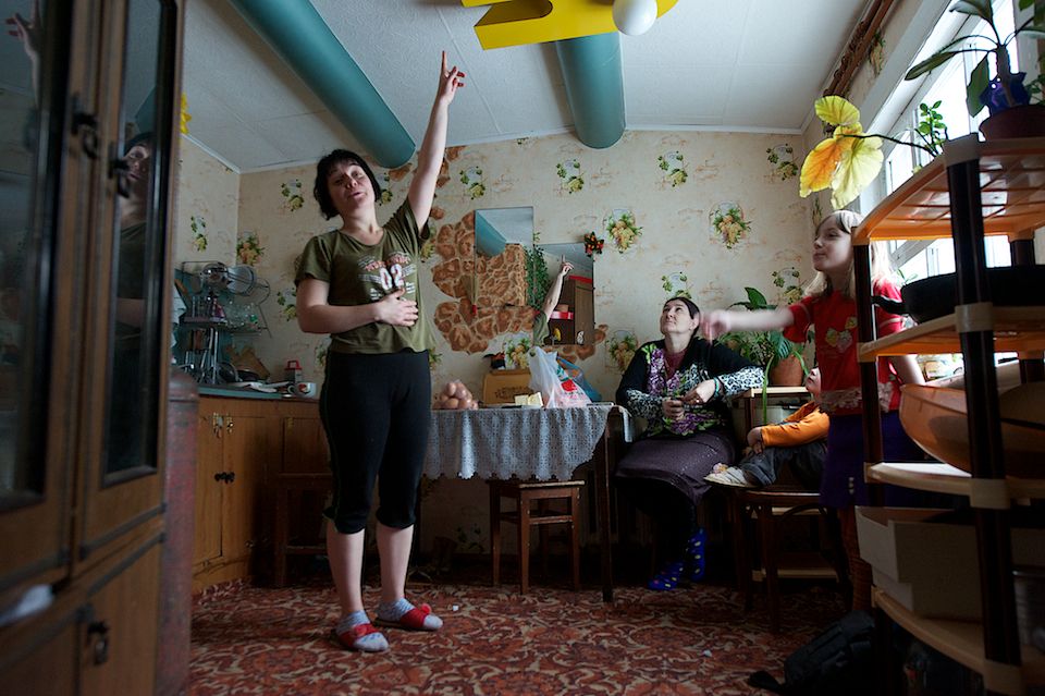 Многодетные матери и семьи в Павлодаре, получающие поддержку от фонда «Ассоциация многодетных матерей», многодетные семьи, Павлодар, фонд Ассоциация многодетных матерей, одинокие матери, социальная помощь, Карлыгаш Нуржан, Shanger.kz