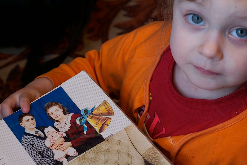 Многодетные матери и семьи в Павлодаре, получающие поддержку от фонда «Ассоциация многодетных матерей», многодетные семьи, Павлодар, фонд Ассоциация многодетных матерей, одинокие матери, социальная помощь, Карлыгаш Нуржан, Shanger.kz