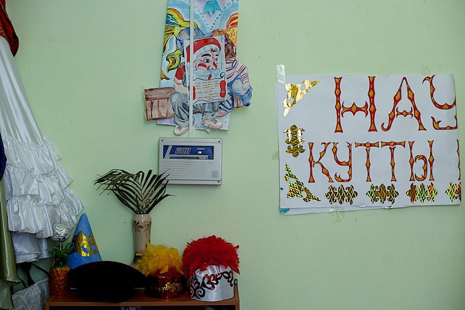 Женщины в исправительной колонии Атырау живут, работают и надеются на новую жизнь после освобождения. Повседневная жизнь и судьбы заключённых, женская колония, тюремная жизнь, исправительная система, Атырау, женщины Казахстана, судьбы, Карлыгаш Нуржан, Shanger.kz