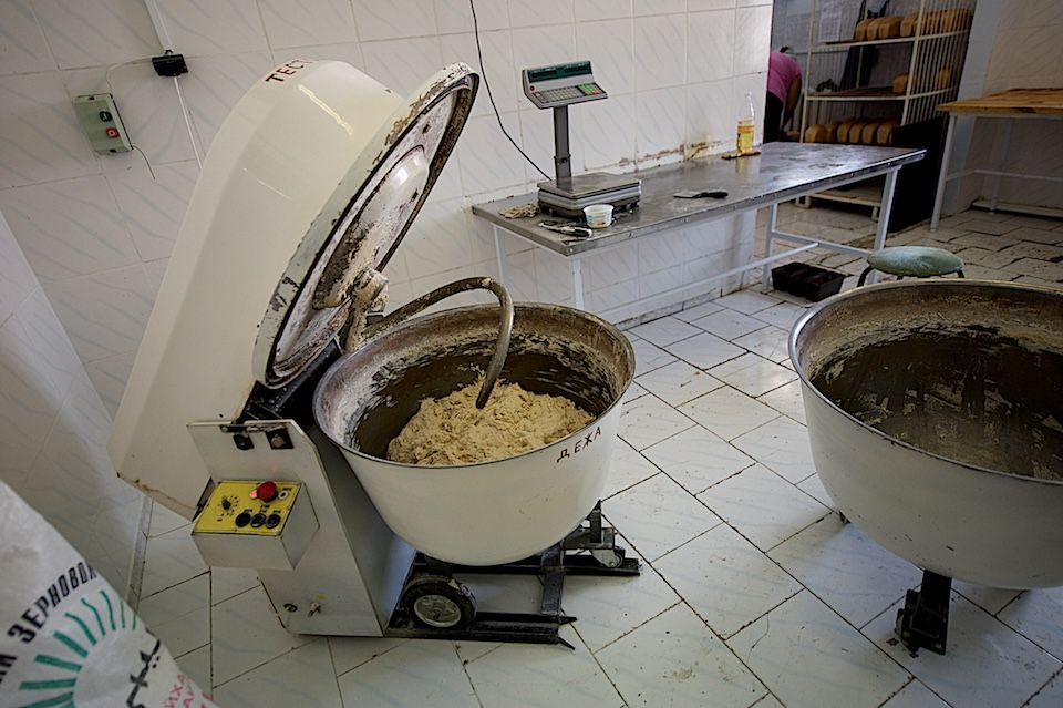 Женщины в исправительной колонии Атырау живут, работают и надеются на новую жизнь после освобождения. Повседневная жизнь и судьбы заключённых, женская колония, тюремная жизнь, исправительная система, Атырау, женщины Казахстана, судьбы, Карлыгаш Нуржан, Shanger.kz