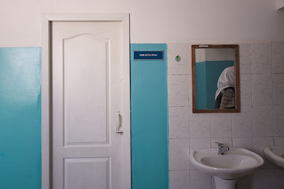 Женщины в исправительной колонии Атырау живут, работают и надеются на новую жизнь после освобождения. Повседневная жизнь и судьбы заключённых, женская колония, тюремная жизнь, исправительная система, Атырау, женщины Казахстана, судьбы, Карлыгаш Нуржан, Shanger.kz