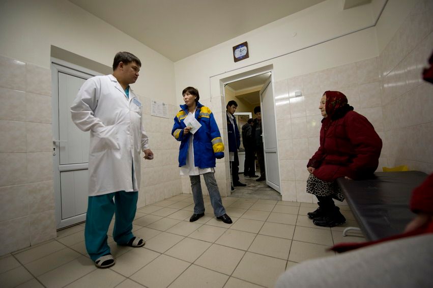 Ночная смена врачей в отделении травматологии Алматы, жизнь больницы, травматология, больница, врачи, Алматы, медицина, ночная смена, скорая помощь, пациенты, жизнь врачей, Карлыгаш Нуржан, Карла Нур, Shanger.kz