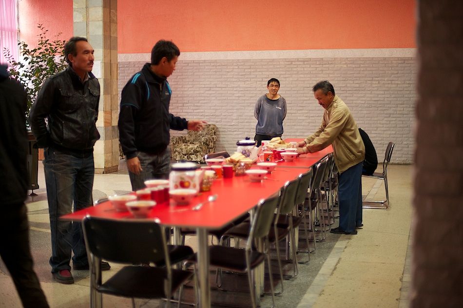 Бывшие наркозависимые, проходящие реабилитацию в алматинском центре «Бостандык», где им помогают вернуть веру в себя и начать новую жизнь, наркозависимость, реабилитация, центр Бостандык, Алмаз Хамиев, социальная адаптация, зависимость, Алматы, Карлыгаш Нуржан, социальные проблемы, Shanger.kz