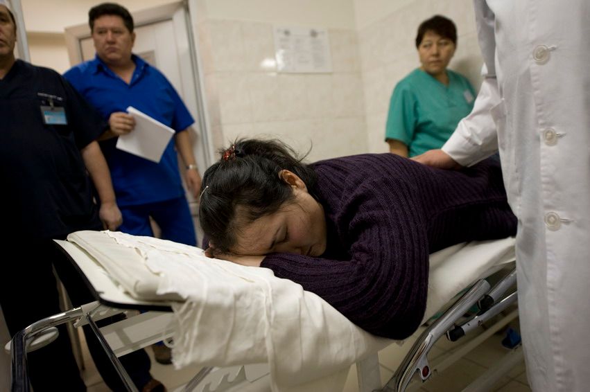 Ночная смена врачей в отделении травматологии Алматы, жизнь больницы, травматология, больница, врачи, Алматы, медицина, ночная смена, скорая помощь, пациенты, жизнь врачей, Карлыгаш Нуржан, Карла Нур, Shanger.kz