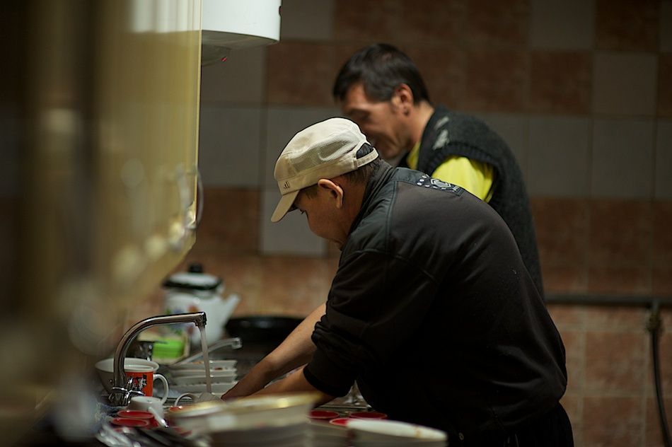 Бывшие наркозависимые, проходящие реабилитацию в алматинском центре «Бостандык», где им помогают вернуть веру в себя и начать новую жизнь, наркозависимость, реабилитация, центр Бостандык, Алмаз Хамиев, социальная адаптация, зависимость, Алматы, Карлыгаш Нуржан, социальные проблемы, Shanger.kz