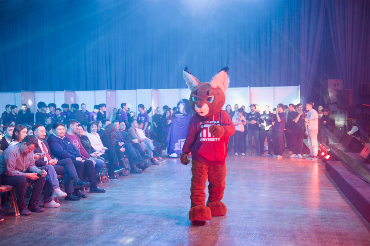 IT Fest 2025 в Алматы — образовательный фестиваль, организованный NNEF и University Alliance of Science and Technology (IITU, KBTU, UIB, AITU) при поддержке фонда Halyk; киберспорт, хакатоны, робототехника, студенческие проекты и технологические площадки.