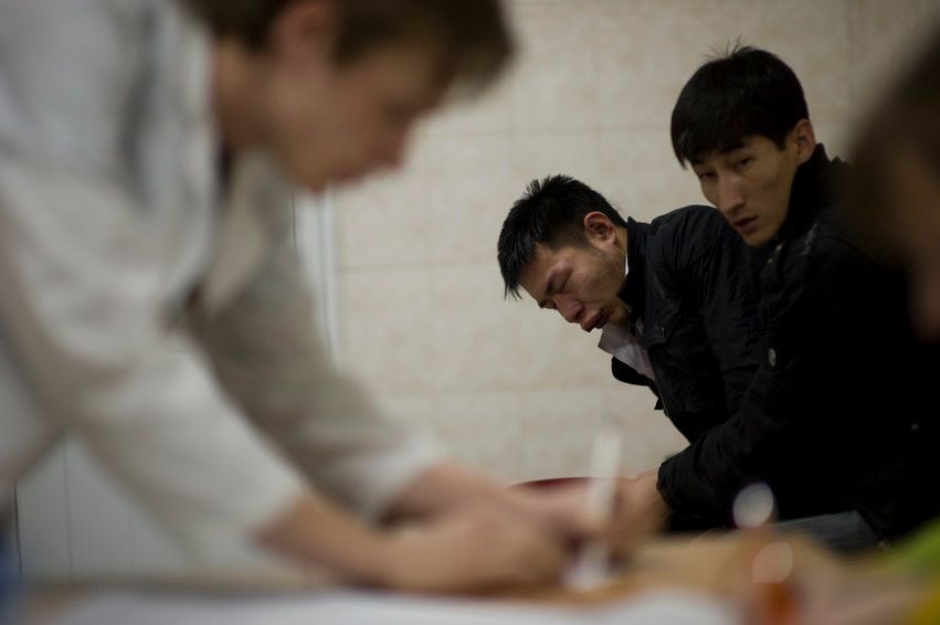 Ночная смена врачей в отделении травматологии Алматы, жизнь больницы, травматология, больница, врачи, Алматы, медицина, ночная смена, скорая помощь, пациенты, жизнь врачей, Карлыгаш Нуржан, Карла Нур, Shanger.kz