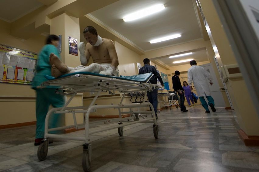 Ночная смена врачей в отделении травматологии Алматы, жизнь больницы, травматология, больница, врачи, Алматы, медицина, ночная смена, скорая помощь, пациенты, жизнь врачей, Карлыгаш Нуржан, Карла Нур, Shanger.kz