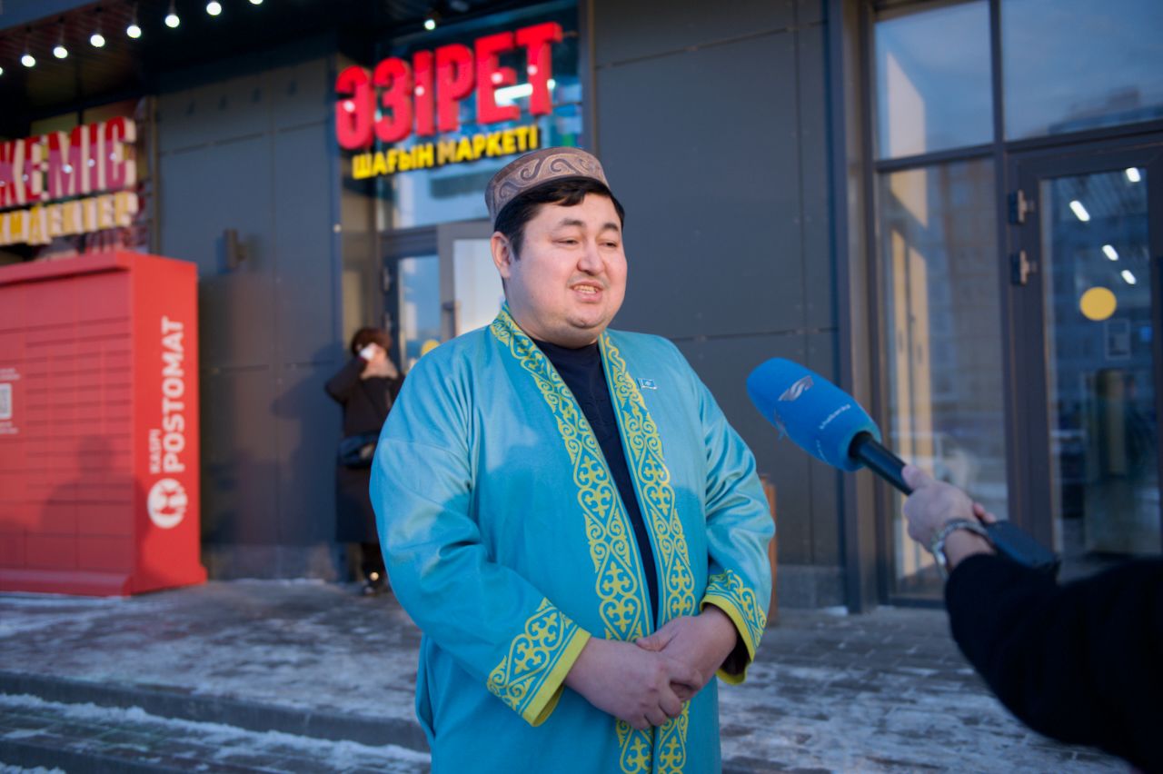 День независимости Казахстана, 16 декабря, Темирхан Ашимулы, магазин Әзірет, Астана, Шамши Калдаякова, национальные цвета Казахстана, государственные символы, патриотизм, городская инициатива, малый бизнес, общественная инициатива, казахстанские традиции, современный Казахстан, гражданская позиция, предприниматели Казахстана