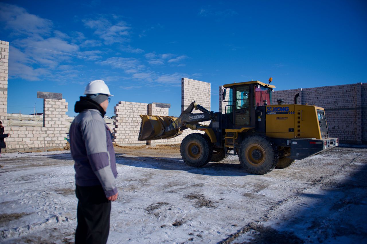 Строительство физкультурно-оздоровительного комплекса в Жанаозене: благотворительный фонд Halyk Тимура Кулибаева возводит спорткомплекс стоимостью 1,5 миллиарда тенге. #ФОКЖанаозен #HalykФонд #ТимурКулибаев #благотворительность #Мангистау #спортдлядетей #социальныепроекты #массовыйспорт #АуылСпорт #Жанаозен #развитиерегионов #Казахстан