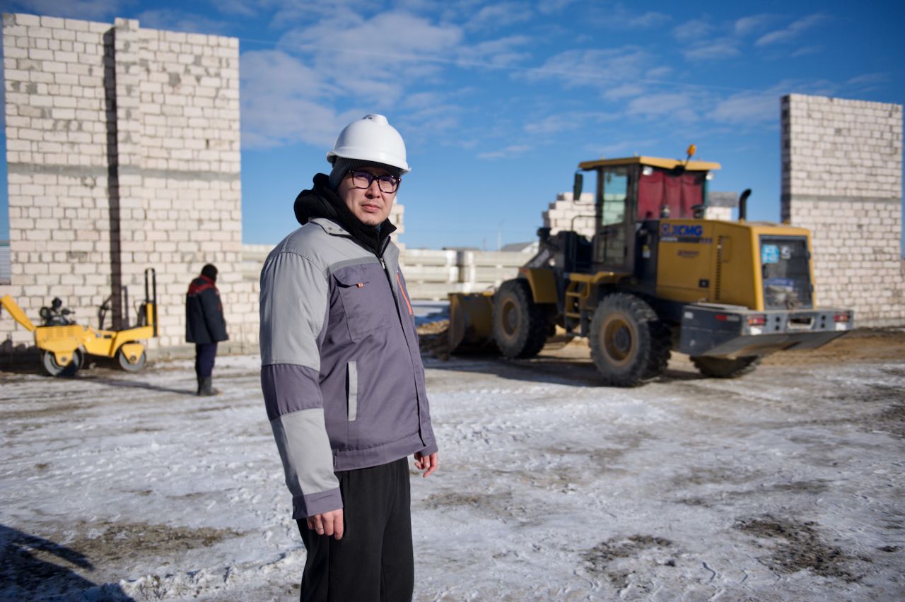 Строительство физкультурно-оздоровительного комплекса в Жанаозене: благотворительный фонд Halyk Тимура Кулибаева возводит спорткомплекс стоимостью 1,5 миллиарда тенге. #ФОКЖанаозен #HalykФонд #ТимурКулибаев #благотворительность #Мангистау #спортдлядетей #социальныепроекты #массовыйспорт #АуылСпорт #Жанаозен #развитиерегионов #Казахстан