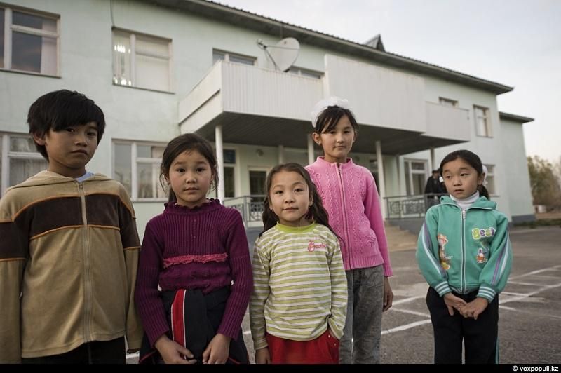 Жизнь рыбаков в селе Кольды: ежедневный труд, семейные истории и традиции поколений на берегу Капчагайского моря, рыбаки, село Кольды, Капчагай, рыбалка, сельская жизнь, традиции, Астрахань, Арал, Казахстан, Карлыгаш Нуржан, Shanger.kz