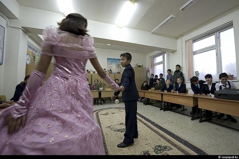 Жизнь рыбаков в селе Кольды: ежедневный труд, семейные истории и традиции поколений на берегу Капчагайского моря, рыбаки, село Кольды, Капчагай, рыбалка, сельская жизнь, традиции, Астрахань, Арал, Казахстан, Карлыгаш Нуржан, Shanger.kz