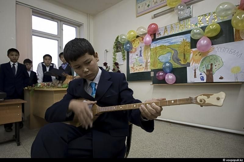 Жизнь рыбаков в селе Кольды: ежедневный труд, семейные истории и традиции поколений на берегу Капчагайского моря, рыбаки, село Кольды, Капчагай, рыбалка, сельская жизнь, традиции, Астрахань, Арал, Казахстан, Карлыгаш Нуржан, Shanger.kz