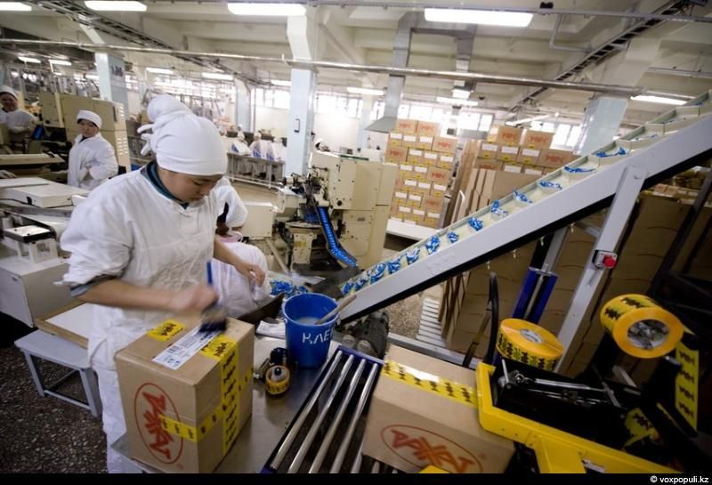 Производство шоколада и конфет на фабрике «Рахат» в Алматы: процесс создания сладостей, упаковка и подготовка новогодних подарков, фабрика Рахат, шоколад, конфеты, Алматы, Казахстан, производство, сладости, кондитерская, Карлыгаш Нуржан, Shanger.kz