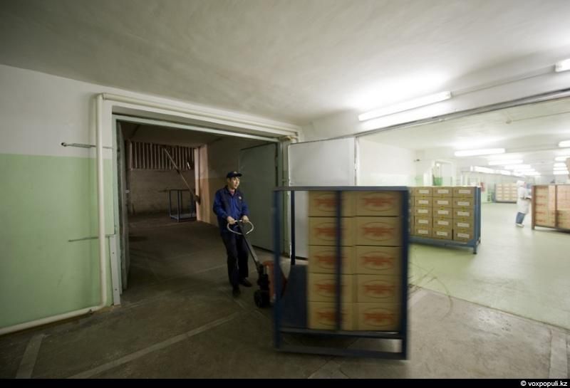 Производство шоколада и конфет на фабрике «Рахат» в Алматы: процесс создания сладостей, упаковка и подготовка новогодних подарков, фабрика Рахат, шоколад, конфеты, Алматы, Казахстан, производство, сладости, кондитерская, Карлыгаш Нуржан, Shanger.kz