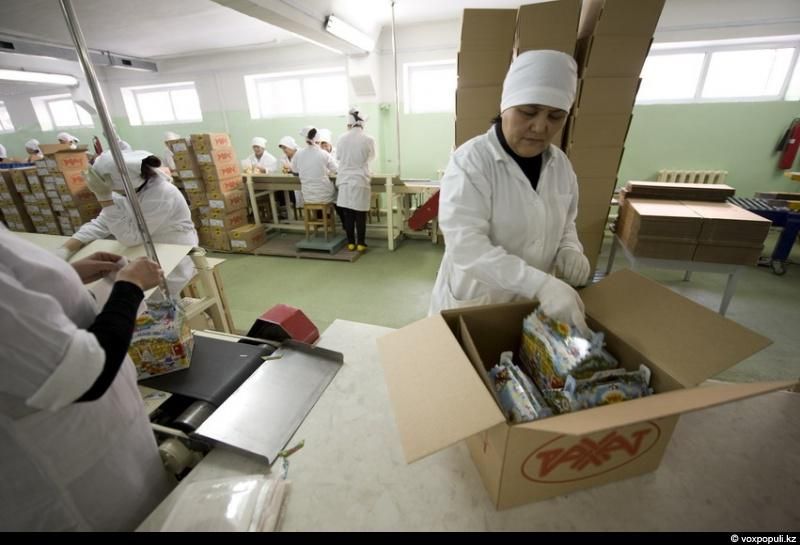 Производство шоколада и конфет на фабрике «Рахат» в Алматы: процесс создания сладостей, упаковка и подготовка новогодних подарков, фабрика Рахат, шоколад, конфеты, Алматы, Казахстан, производство, сладости, кондитерская, Карлыгаш Нуржан, Shanger.kz