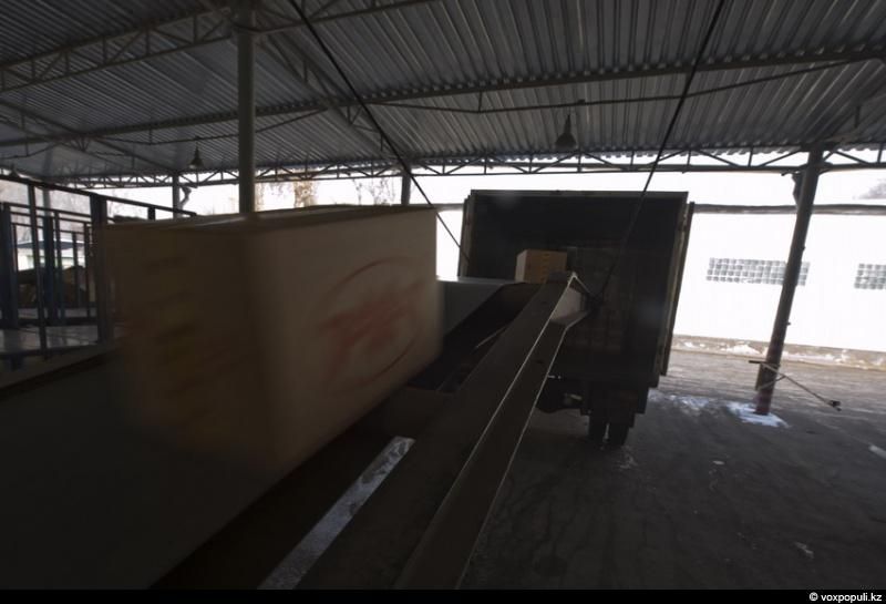 Производство шоколада и конфет на фабрике «Рахат» в Алматы: процесс создания сладостей, упаковка и подготовка новогодних подарков, фабрика Рахат, шоколад, конфеты, Алматы, Казахстан, производство, сладости, кондитерская, Карлыгаш Нуржан, Shanger.kz