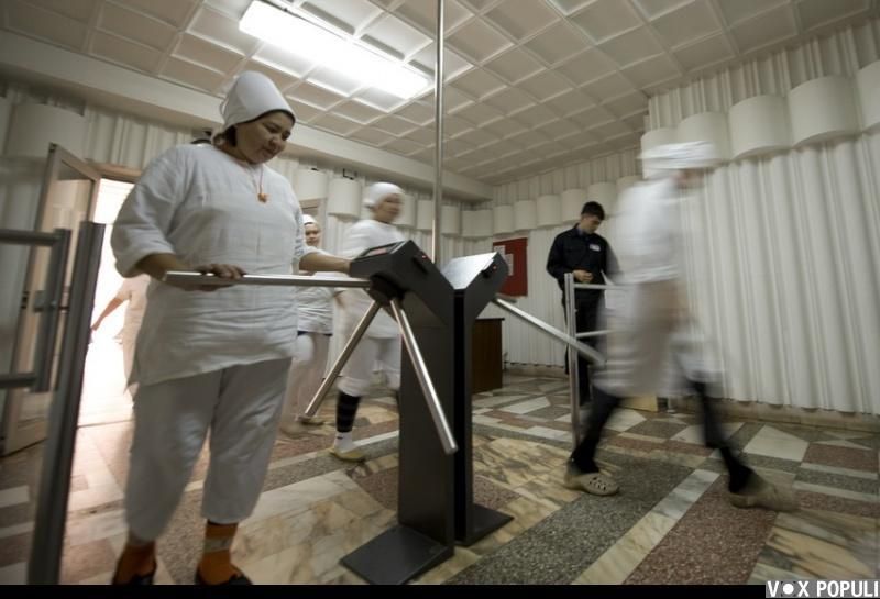 Производство шоколада и конфет на фабрике «Рахат» в Алматы: процесс создания сладостей, упаковка и подготовка новогодних подарков, фабрика Рахат, шоколад, конфеты, Алматы, Казахстан, производство, сладости, кондитерская, Карлыгаш Нуржан, Shanger.kz