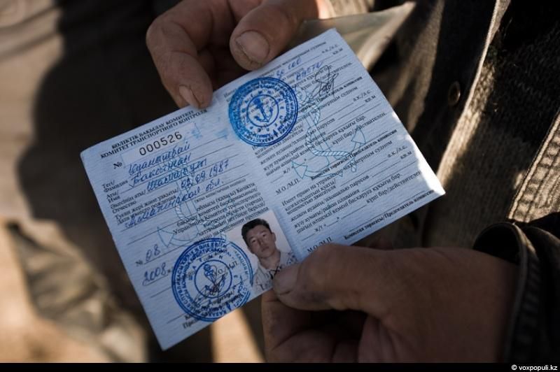 Жизнь рыбаков в селе Кольды: ежедневный труд, семейные истории и традиции поколений на берегу Капчагайского моря, рыбаки, село Кольды, Капчагай, рыбалка, сельская жизнь, традиции, Астрахань, Арал, Казахстан, Карлыгаш Нуржан, Shanger.kz