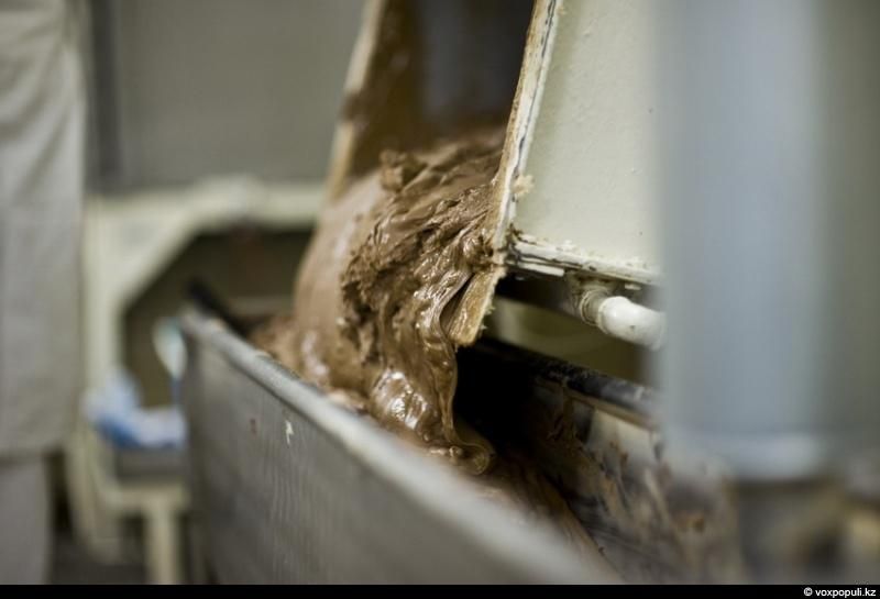 Производство шоколада и конфет на фабрике «Рахат» в Алматы: процесс создания сладостей, упаковка и подготовка новогодних подарков, фабрика Рахат, шоколад, конфеты, Алматы, Казахстан, производство, сладости, кондитерская, Карлыгаш Нуржан, Shanger.kz