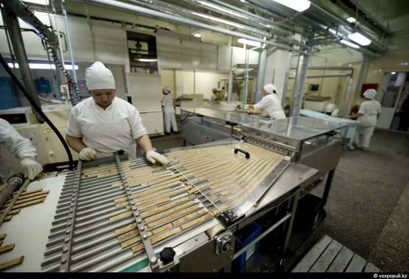 Производство шоколада и конфет на фабрике «Рахат» в Алматы: процесс создания сладостей, упаковка и подготовка новогодних подарков, фабрика Рахат, шоколад, конфеты, Алматы, Казахстан, производство, сладости, кондитерская, Карлыгаш Нуржан, Shanger.kz