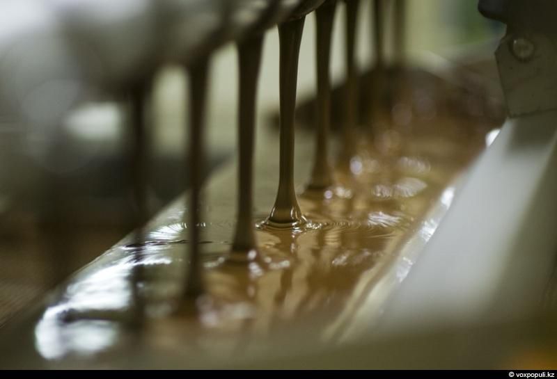 Производство шоколада и конфет на фабрике «Рахат» в Алматы: процесс создания сладостей, упаковка и подготовка новогодних подарков, фабрика Рахат, шоколад, конфеты, Алматы, Казахстан, производство, сладости, кондитерская, Карлыгаш Нуржан, Shanger.kz