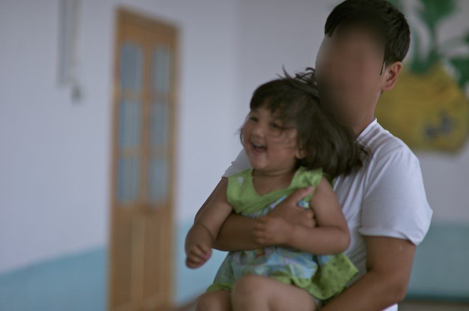 Дети, рождённые в женской колонии, и их матери: жизнь за решёткой, надежда, воспитание и редкие минуты тепла в доме матери и ребёнка, детство, дом матери и ребёнка, женская колония, заключённые матери, Казахстан, судьбы, общество, Карлыгаш Нуржан, Shanger.kz